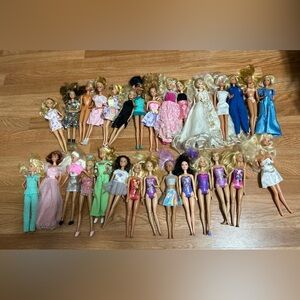 MATTEL Lot 29 Various Barbie DOLLS Vtg To Modern & 70+  Pieces Of Accessories